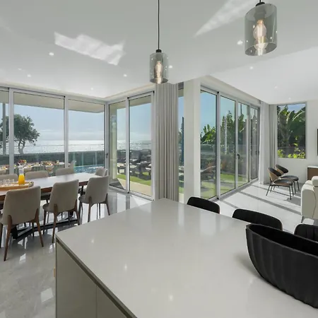 Villa Ourmadeira - Beachfront