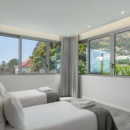 Villa Ourmadeira - Beachfront